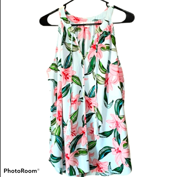 C & E Tops - 🌸By: C & E  women's Floral Sleeveless Blouse